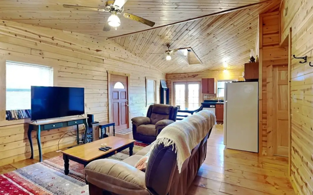 Peek-a-Boo Cabin by Ruidoso Vacation Rentals
