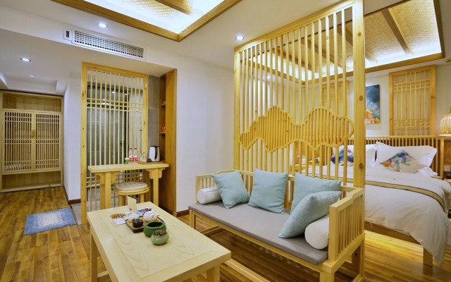 Yuexijiang Boutique Holiday Hotel