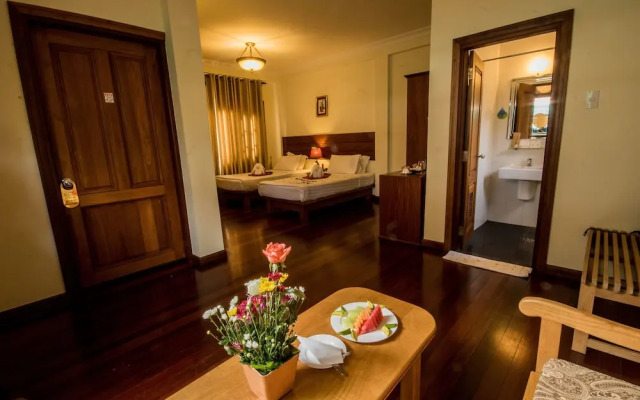 Rivertop Lodge