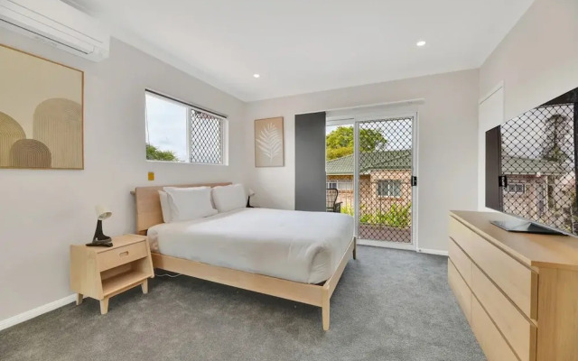 Tranquil 3-bed Unit With Lush Garden Views