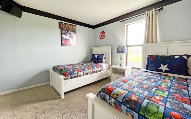 Hidden Gem 5 Bedroom Home by RedAwning