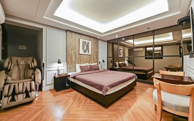 Busan Gangseo Sinho-dong V Hotel