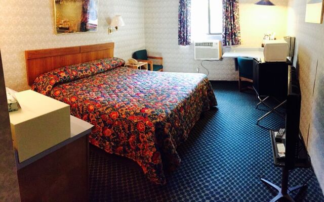 OYO Hotel Chapmanville Inn, WV - Hwy 119