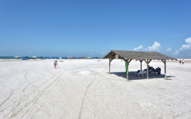 Jamaica Royale 604 - 2 Br Condo