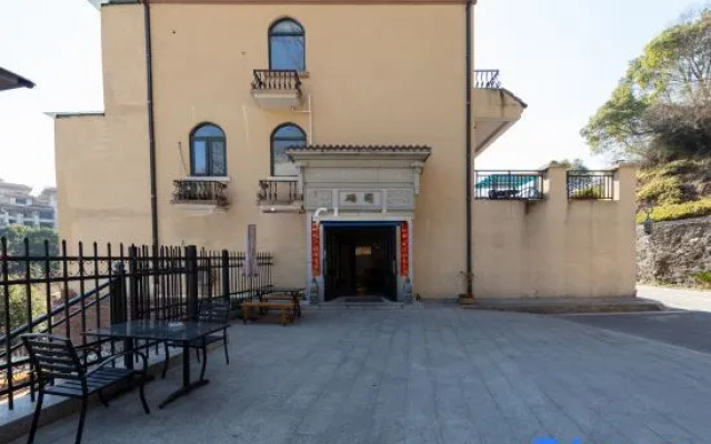 Yichun Huge Hot Spring Holiday Villa