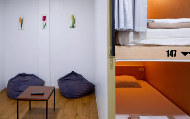 18 Coins Budget Hotel