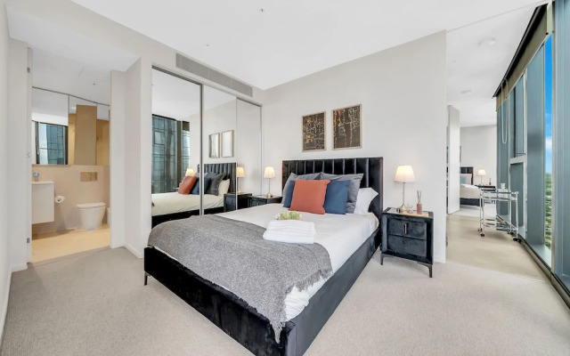 Melbourne Square Apartments