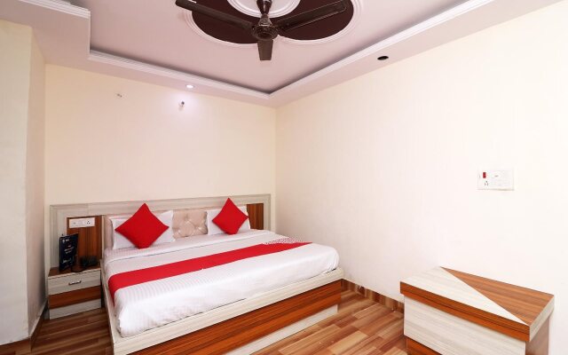 Hotel Keshav