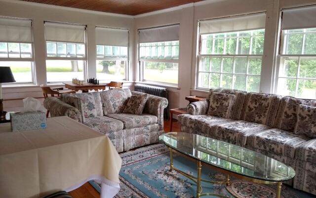 Blackberry River Inn