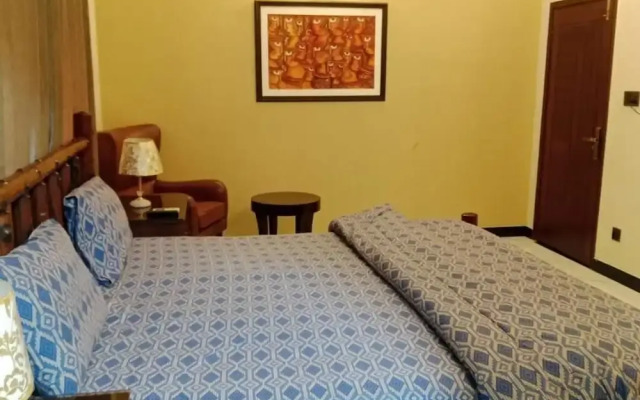 Varano Guest House