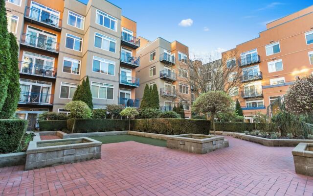 Belltown Perch explore like a local