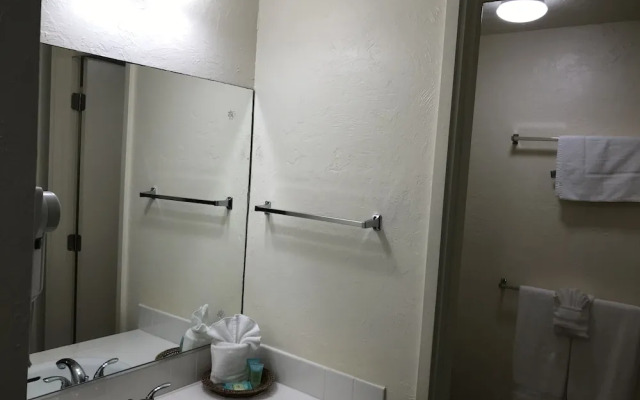 Hilo Reeds Bay Hotel