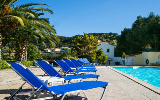 Metaxatos Apartments