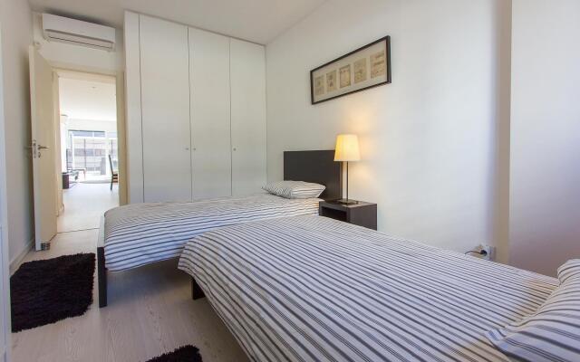 Expo River Side by Homing