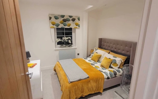 Lux 2 Bed Flat In The Heart Of Rochester