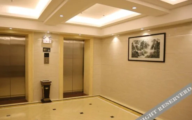 Sunshine Holiday Hotel