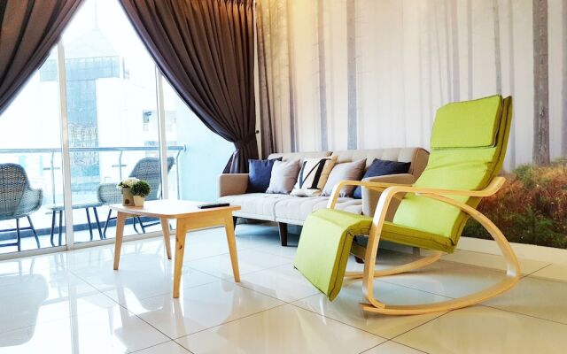 Teiw Family Homestay at Skypod Residence Puchong
