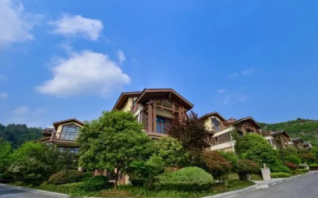 Flower Language Villa – Outside – Zhangjiajie