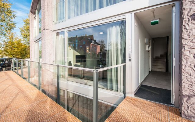 YAYS Amsterdam Prince Island by Numa