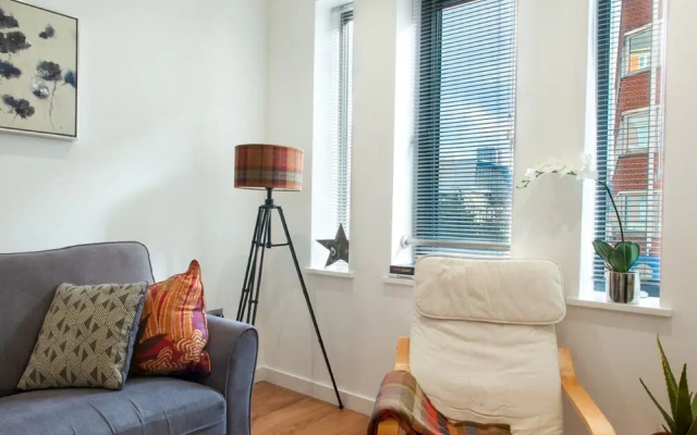 Select Serviced Accommodation - Summit House