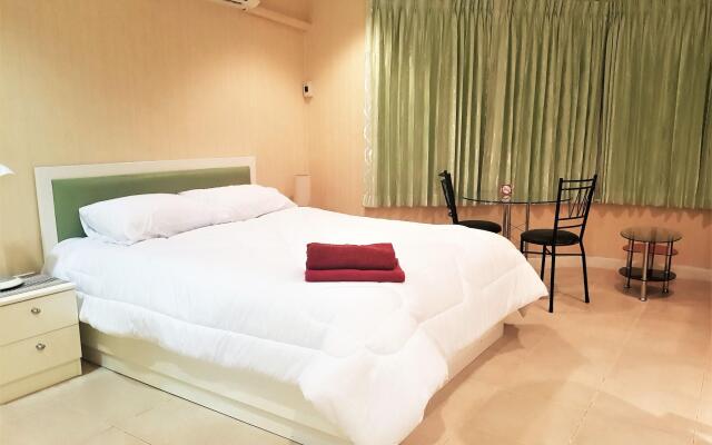 Thip Condotel Jomtien Studio Apartment on soi 7