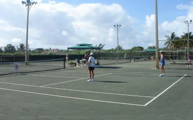 Skipjack Resort & Marina