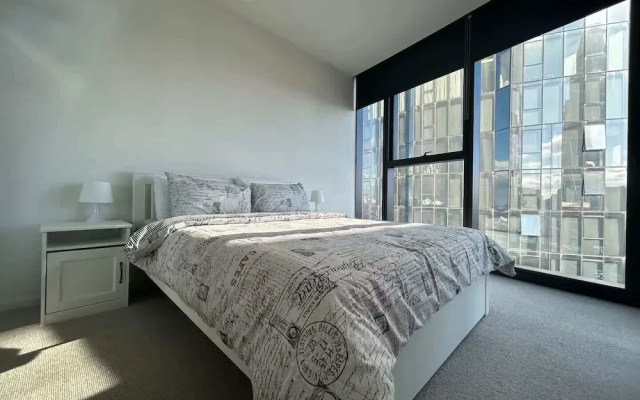 Modern 1BR With Breathtaking Views – Guest Rooms – Melbourne