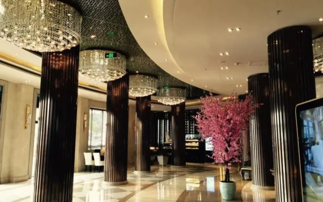 Lujiang Harbourview Hotel