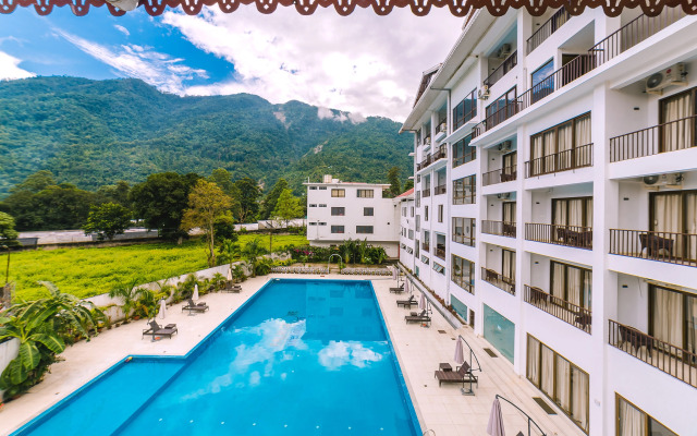 Palm Grove Suites Inn & Spa