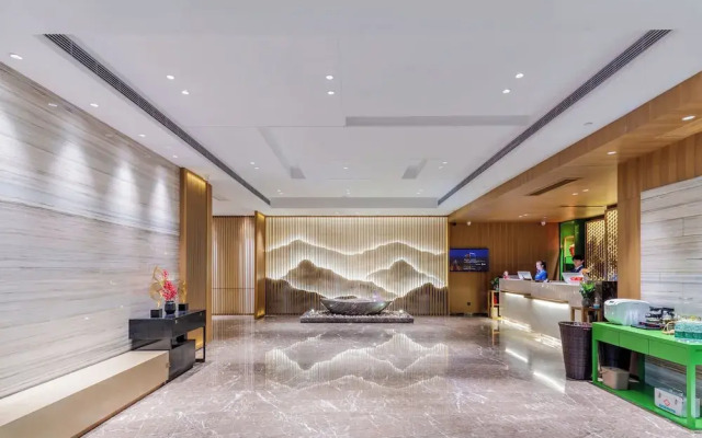 LIZ International  Guangzhou Olympic Sports Center International Financial City Branch - Free Shuttle Bus to Canton Fair Complex During Canton Fair Period