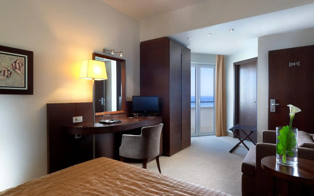 Irida Hotel