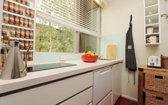 Colour Pop Fitzroy - Pets, Parking, Balcony, 3bdrm