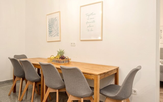 Designer Apartment - 5 min to Center