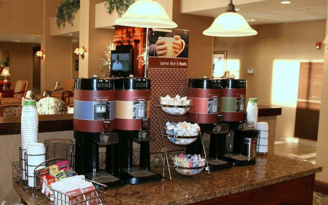 Hampton Inn & Suites Pensacola I-10 N at Univ. Town Plaza