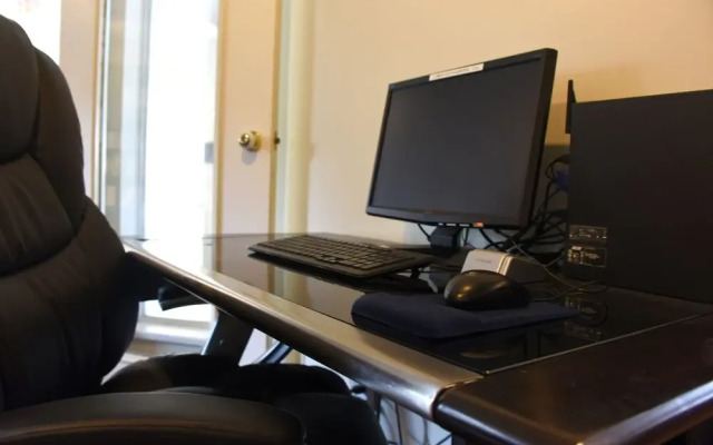 Gibsons Garden Hotel