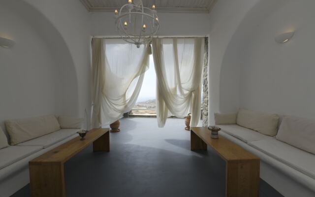 Mykonos Teatro Suites and Villa