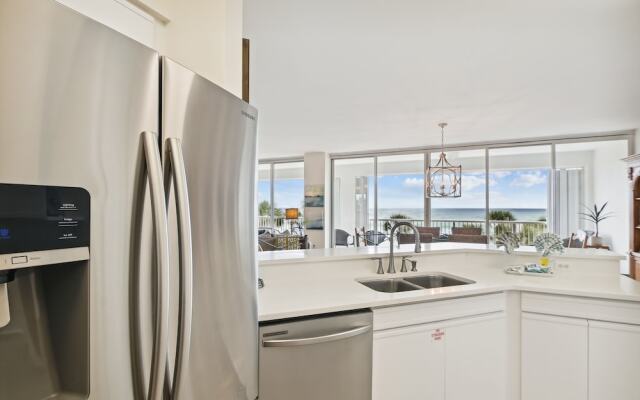 Oceania 207 3 Bedroom Condo by RedAwning