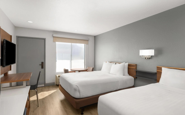 Super 8 by Wyndham Fort Bragg