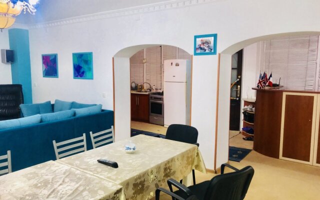 Check-in hostel (Baku Yard)