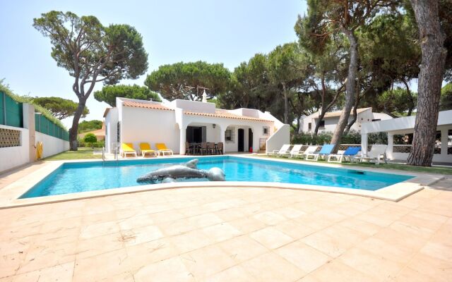 Traditional Private Pool, Walking Distance to Centre, Golf Facing