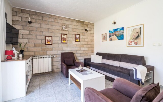 Amazing Apartment in Gruda With 2 Bedrooms and Wifi