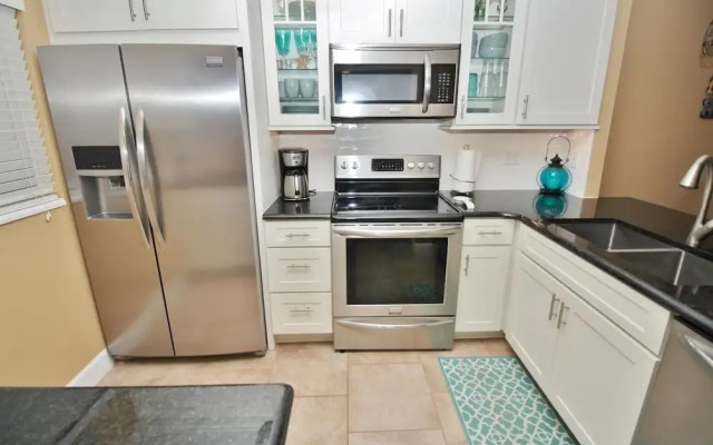 Sea Coast Gardens III 316