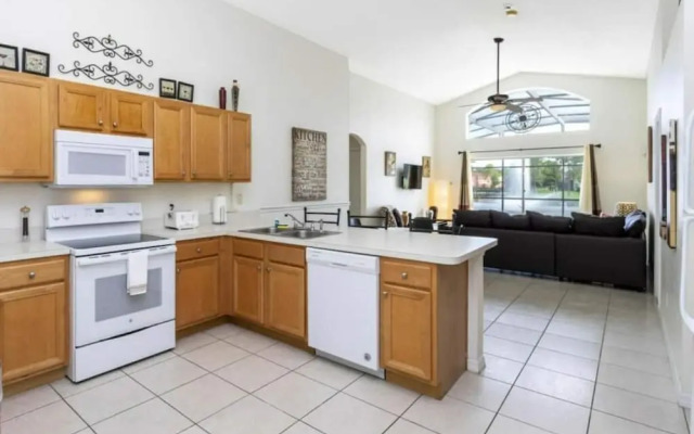 133 Beautiful Home With Lake View