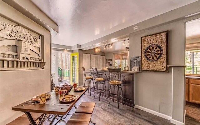 Turtle Mountain Cabin, 2 Bedrooms, Near Town