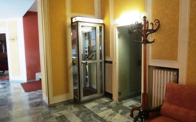 Hotel Busby