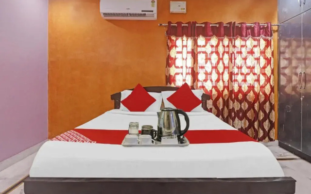 OYO Royal Stay Near Mantra Mall