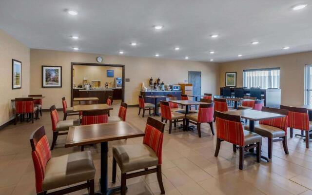 Comfort Inn & Suites Northern Kentucky