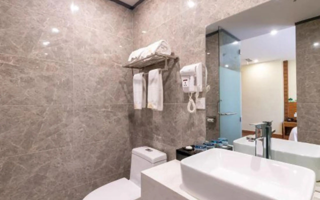 V8 Boutique Hotel