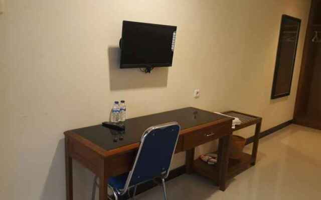 Aster Hotel & Restaurant