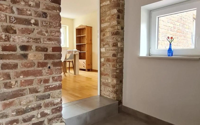 Eifelhof mit Obstbaumwiese